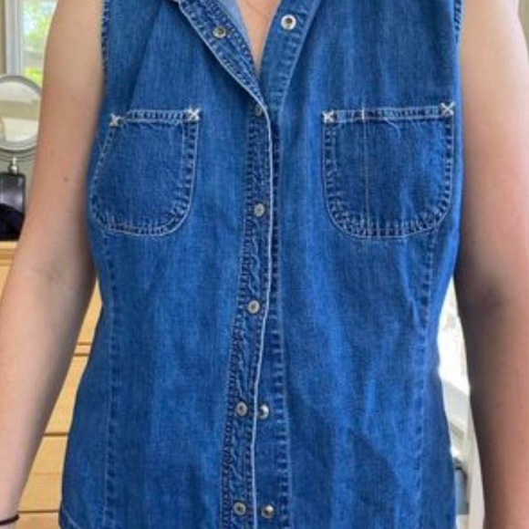 Gap Button up Size XL - Picture 7 of 7